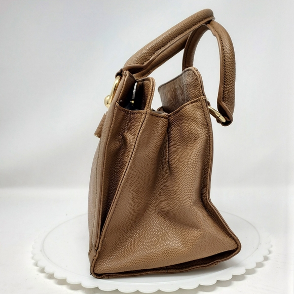 LuLu Guinness Tan Multipocket Handbag with Gold Accents - Picture 2 of 15